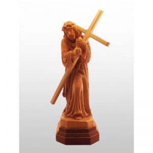 Jesus cargando la Cruz, hecho a mano de madera de olivo-333