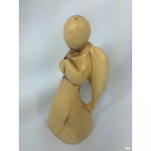 Angel hecho a mano de madera de olivo
