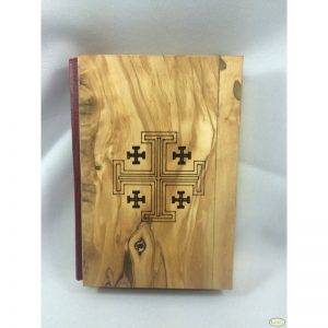 Biblia con cobertor hecho de madera de olivo
