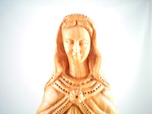 Virgen Maria, hecho de madera de olivo